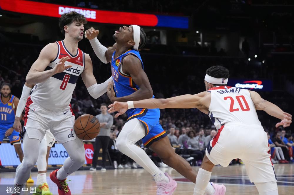 全国第一所中学篮球博物馆在江苏扬州开馆.