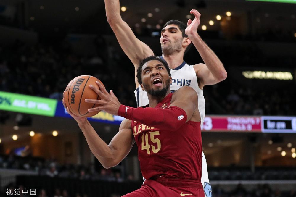 （新春走基层）从新春“羽毛球热”洞见国内体育消费多元化趋势.